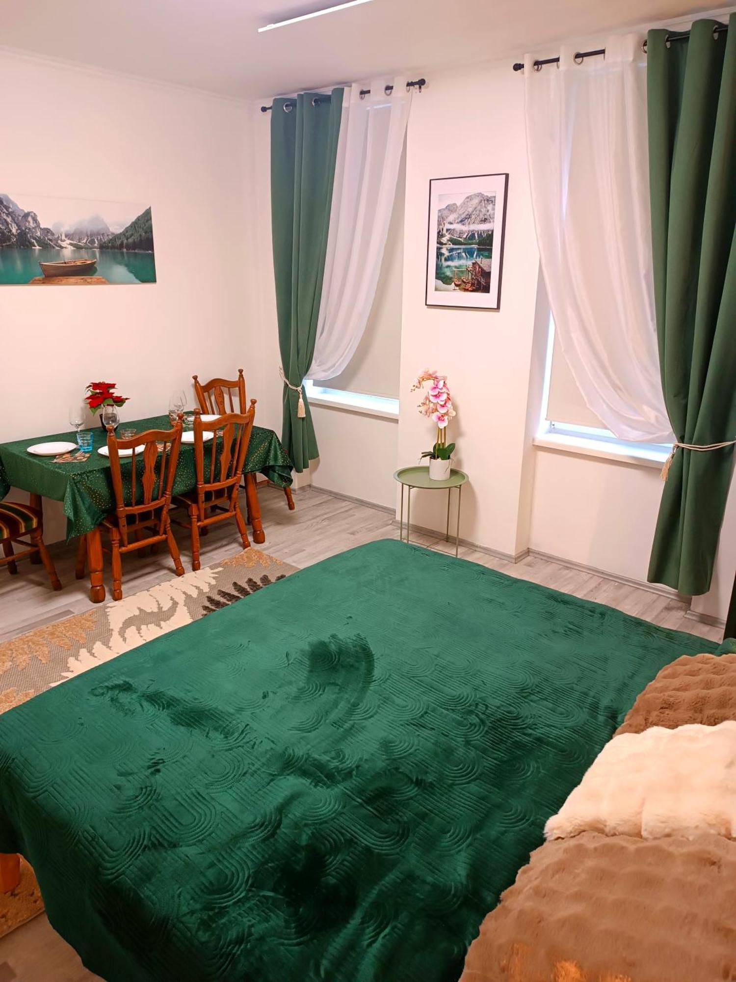 Family Apartments 2 Room'S Centre Muerzzuschlag 外观 照片